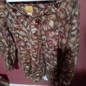 Ruby Red quarter length shirt used good condtion